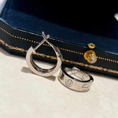 OEM ODM Brincos de Ouro Sólido 18k Diamantes Naturais Brincos de Amor AU750